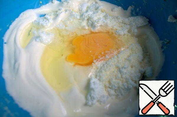 Preparing a delicious cap.