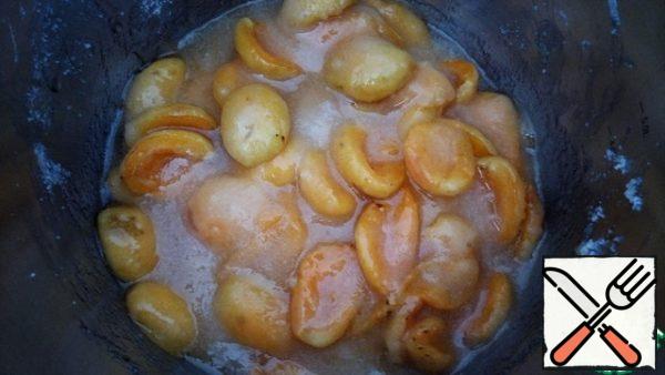 Put on the stove, let it boil and cook for 5 minutes after boiling. Stir and let boil for another 1-2 minutes. if foam is formed, then remove it.