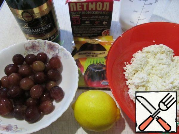  In the meantime, start preparing the filling.
To prepare the products.