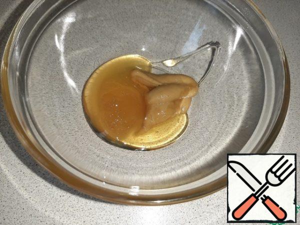 Mix mustard and honey.