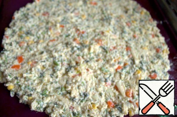 Distribute a thin layer, no thicker than 5 mm. The circle is about 30 cm in diameter.