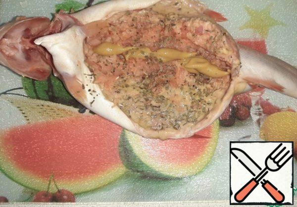 Clean the trout, remove the bones and, if possible, the spine. Salt the trout, sprinkle with spices, and brush with mustard.