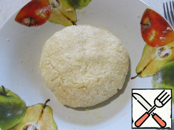 Knead the dough and cool for 1 hour.