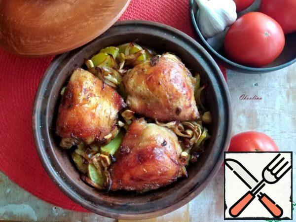 The dish is ready. Very fragrant and beautiful.