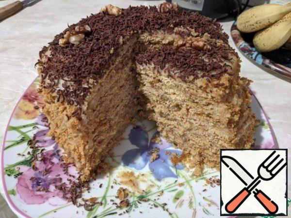 Decorate the cake as you wish, let it stand, preferably overnight. Enjoy your tea.