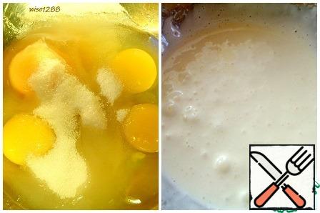 Prepare the sponge cake: beat the eggs with sugar and salt until fluffy, at least 7 minutes.
