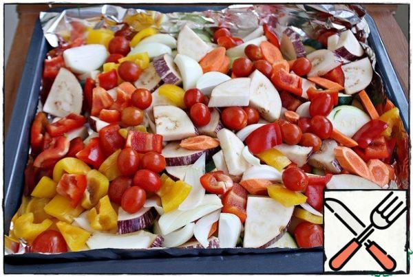 We put tomatoes on top and are already starting to get a kick out of what we got!!! Tomatoes will be baked whole, so you need to take small, maximum cocktail...