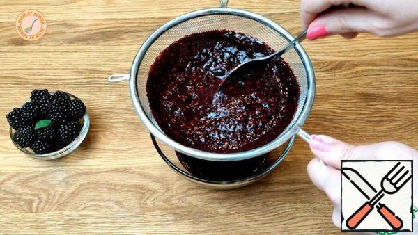 Make fresh blackberries, separate the seeds.
