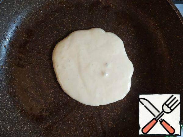 And that's it, we start baking our pancakes in butter.