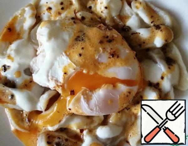 Dumplings with Egg and Garlic Sauce Recipe