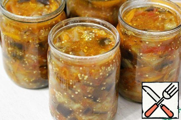 Put the finished honeycomb in sterilized jars, roll it up and put it under a fur coat.
Approximate output: 4 l.

