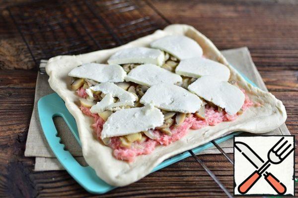 Then cut into thin plates - cheese.