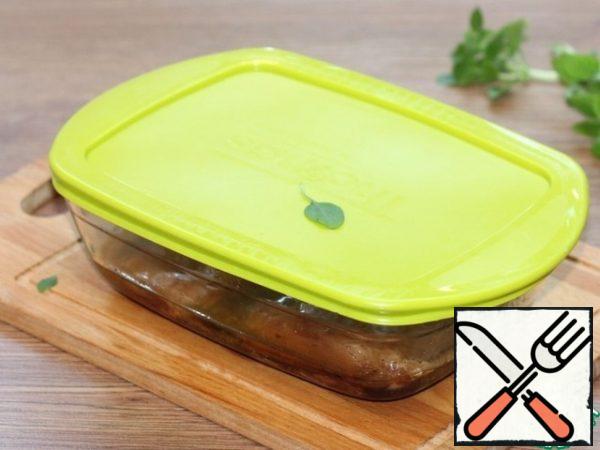 Cover the dishes with a lid and put them in the refrigerator overnight.