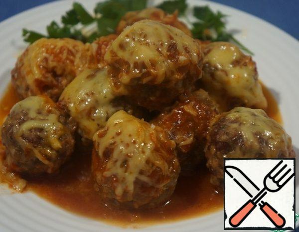 Meatballs in Tomato Sauce with Cheese Crust Recipe