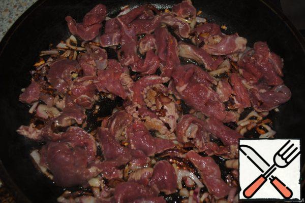 Add meat, pepper, salt, balsamic vinegar and simmer for 20 minutes.
