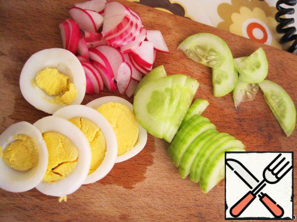 We start with everything that is in the photo, salt, pepper.