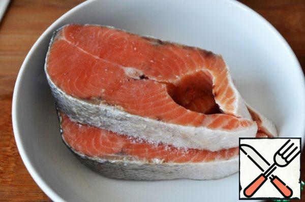 We take salmon steaks (salmon, trout). I have a chum.