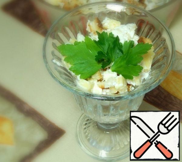 Salad with Chicken and Crackers Recipe