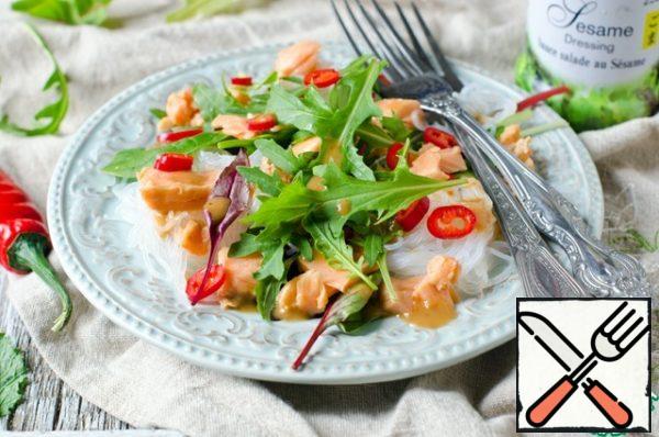 Salad with rice Noodles, sSalmon and Lettuce Recipe