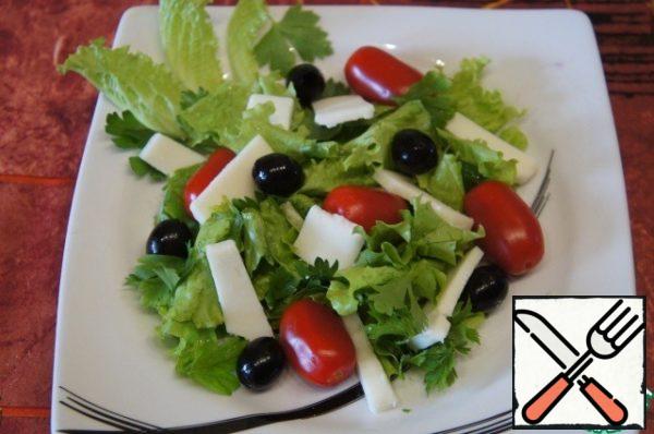 Spread out slices of goat's cheese, it will give the meal satiety.