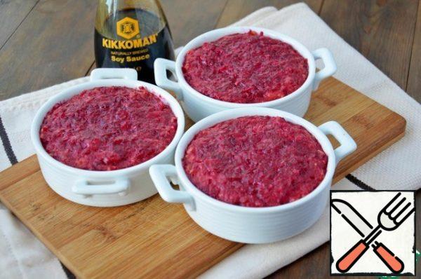 Put the casserole to bake in a preheated 190-200 degree oven for 20-30 minutes.