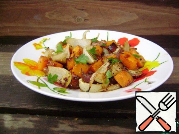 The dish is ready! It remains only to decorate with herbs.