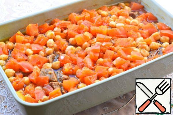 Get the form out of the oven, carefully remove the foil (do not burn yourself with steam!)
Before serving, you can sprinkle the finished dish with fresh herbs (coriander will be perfect!)