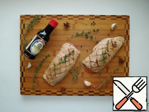 Brush the fillet on both sides and leave to marinate for 30 minutes.