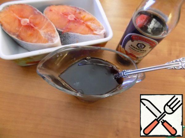 Pour the soy sauce and combine everything carefully again. The marinade is ready.