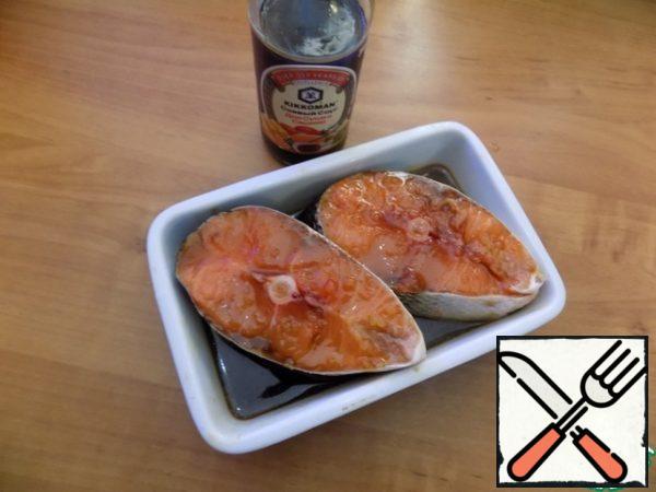 Fill the fish and keep it for half an hour, turning it over periodically.
