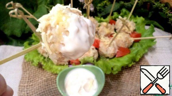 Dip the Chupa - Chups in the sauce and let the whole world wait...
I recommend it!
Bon Appetit!