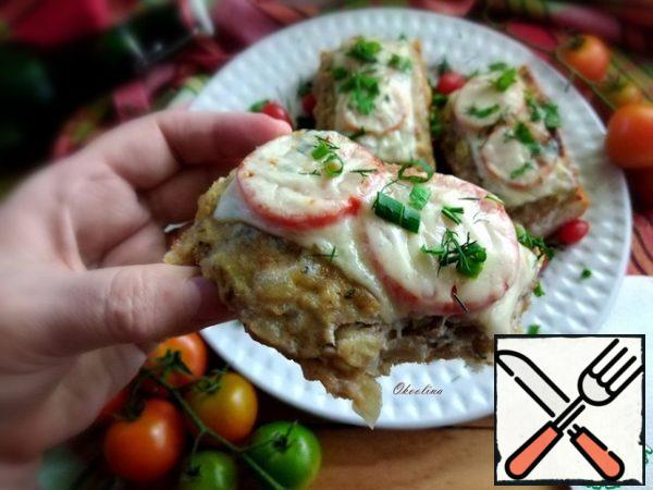 Picnics can be arranged in the country, in the garden, and in nature! The recipe can be useful in any case! It's fast, it's with great results, it's convenient to eat! The minced meat will not fall off the bread and the tomato will not roll off!