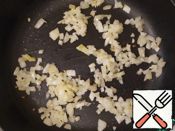 Add the garlic and continue to fry.