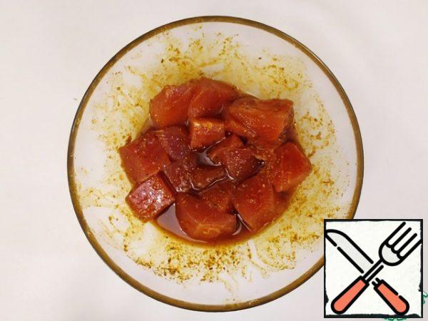 Add all the spices and olive oil. Stir well. Cover with plastic wrap and refrigerate for 2 hours.

If you use meat instead of tuna, I recommend marinating for 12 to 24 hours.