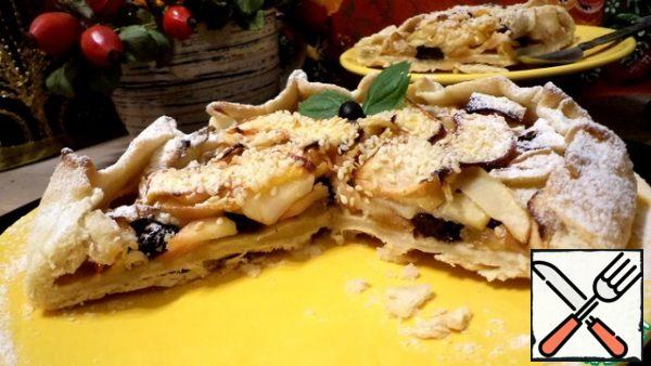 You can decorate the top with mint and sprinkle with powdered sugar.
Enjoy your tea!