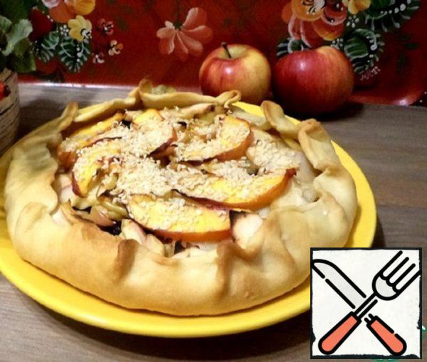 Galeta with Apples, Nectarines and Raisins Recipe