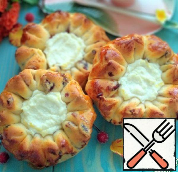Buns with Cottage Cheese and Cranberries Recipe