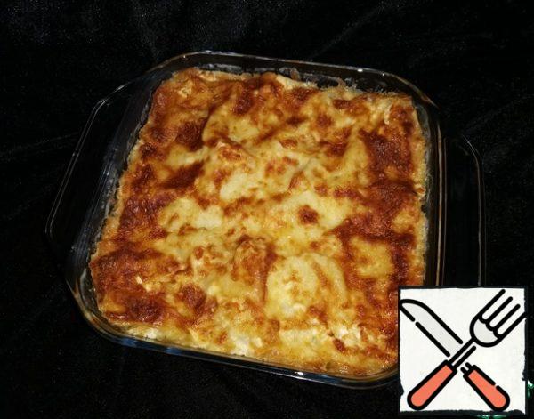 Cover the mold with foil and place in a preheated 200 °C oven. Bake the lasagna for ~20 - 25 minutes.
!! THEN take out the
form, remove the foil and bake the lasagna for another 10 minutes until the top is browned.