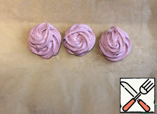 Make marshmallows using a pastry bag with a nozzle.