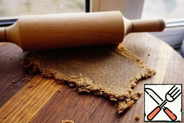Roll out with a rolling pin.
