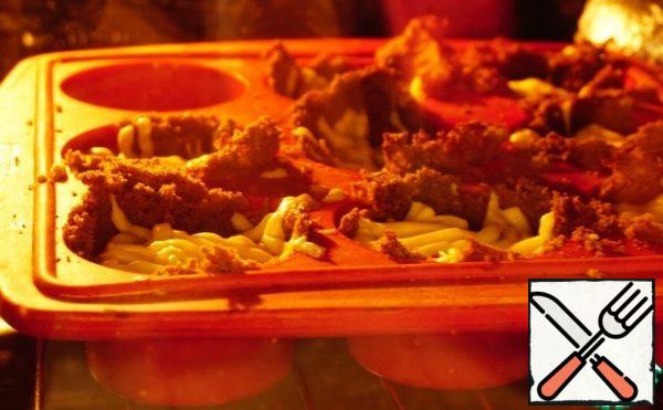 And send it to a preheated 180 degree oven for 15-20 minutes. I have an electric oven with convection, so it took me 15 minutes. You are guided by the features of your oven.