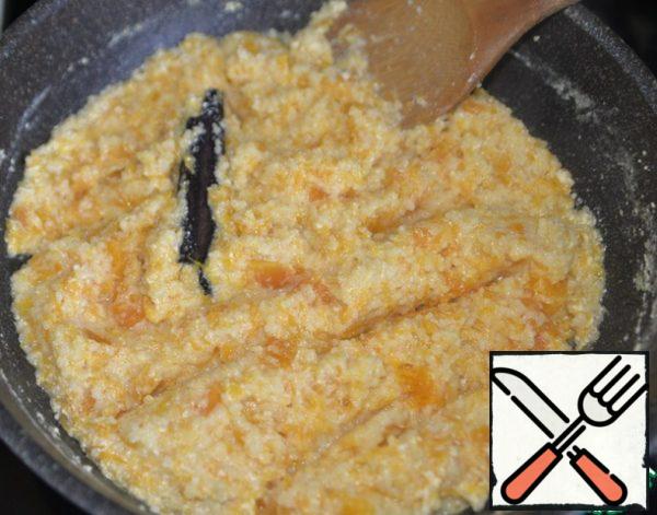 Mix the porridge thoroughly and cover it with a lid so that it is infused for at least 10 minutes.