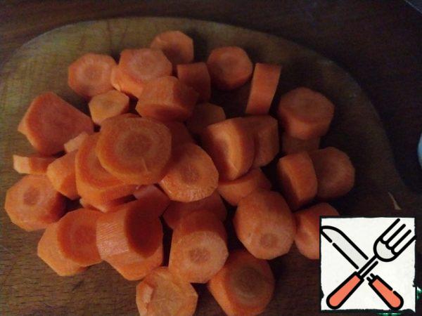 Carrots, cut into 5 mm pieces.