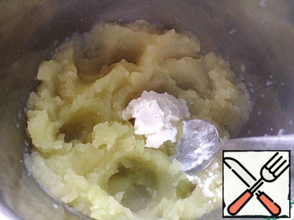 Add fresh cream to it and stir well.