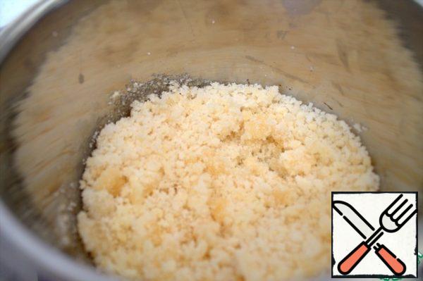 For caramel. In a saucepan with a thick bottom, add sugar and start to heat it, stirring quickly.