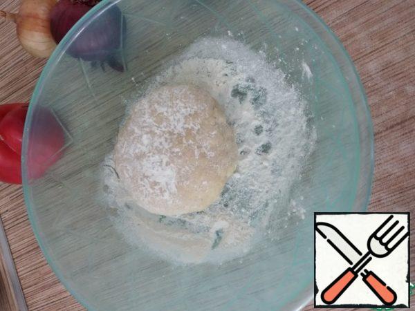 Knead the dough. Add sugar and yeast to the warmed warm milk and mix. Sift flour, add salt, egg and pour in milk, mix and add butter. Knead the dough thoroughly and put it in a warm place for about 1 hour (it should increase).