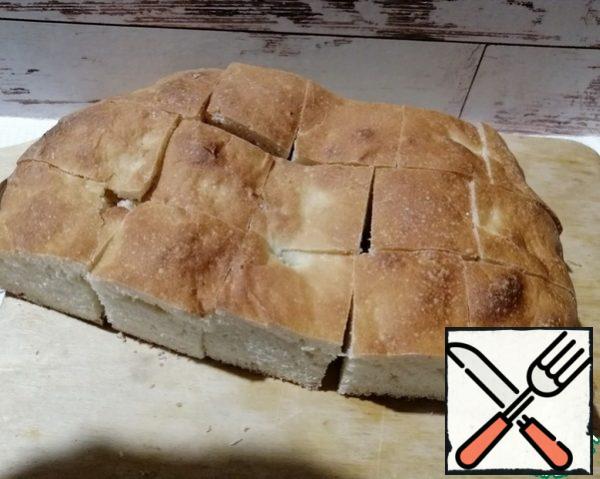 Cut the pita bread into large cubes.