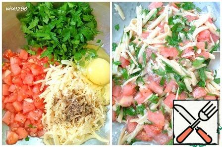 Prepare the filling: put the extracted tomato pulp, cheese, parsley, egg, and pepper in a container. Mix all the ingredients.