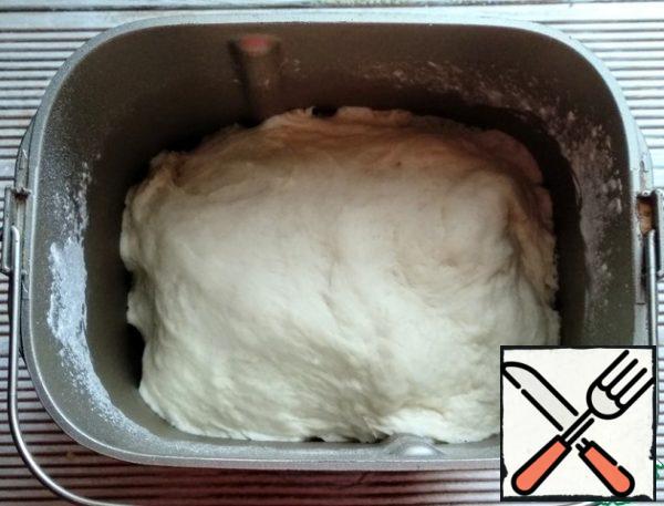 Leave in a warm place for 40 minutes. to increase the volume. I leave it in the bread maker.