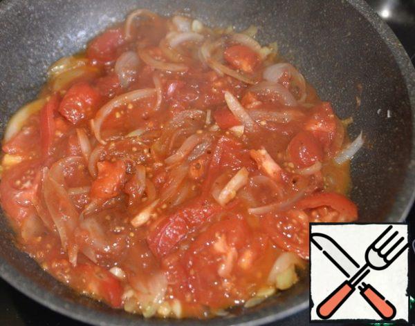 Add salt to taste and simmer over medium heat with the lid closed for 5 minutes.